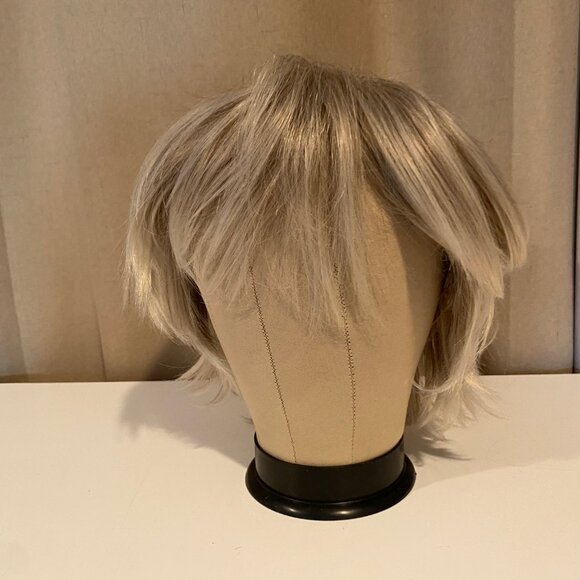 Gray Shag Bob Wig‎ 14” Short Layered Wavy Synthetic Hairpiece - Picture 5 of 8